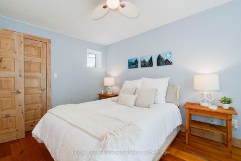 Photo 25 at 146 Ashdale Avenue, Coxwell, Toronto