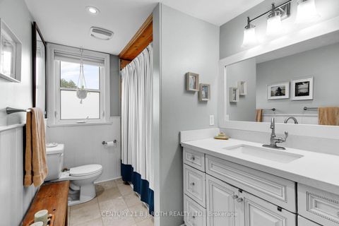 Photo 20 at 14 ST VINCENT Street, North Shore, Barrie