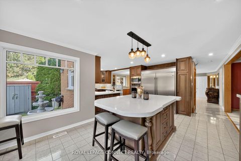 Photo 4 at 90 Golf Links Drive, Aurora Highlands, Aurora