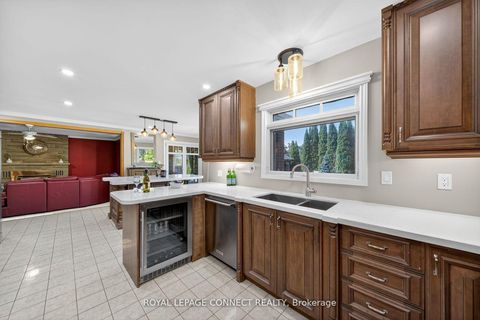 Photo 10 at 90 Golf Links Drive, Aurora Highlands, Aurora Photo 10 at 90 Golf Links Drive, Aurora Highlands, Aurora
