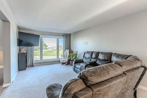Photo 1 at 51 Robin Court, Cundles East, Barrie Photo 1 at 51 Robin Court, Cundles East, Barrie