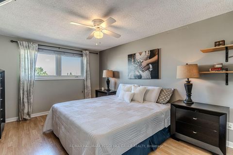 Photo 5 at 51 Robin Court, Cundles East, Barrie