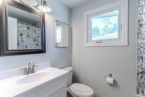 Photo 8 at 51 Robin Court, Cundles East, Barrie