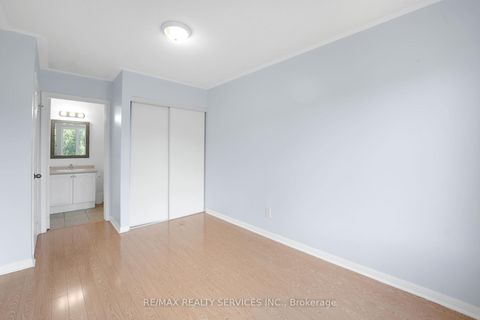 Photo 31 at 45 - 3059 Finch Avenue W, Humbermede, Toronto