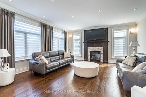 Photo 10 at 416 Rustic Road, Rustic, Toronto