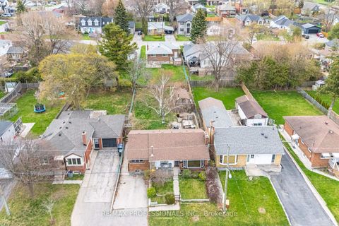 Photo 3 at 11 Jeanette Street, Cliffcrest, Toronto