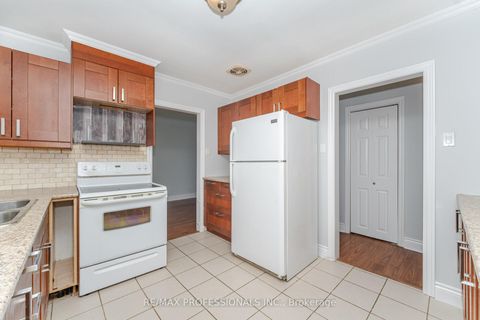 Photo 16 at 11 Jeanette Street, Cliffcrest, Toronto