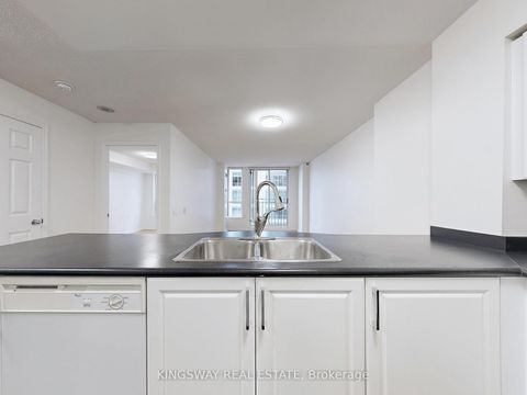 Photo 4 at 1607 - 388 Bloor Street E, Moore Park, Toronto