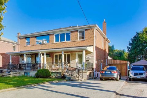 Photo 1 at 135 Giltspur Drive, Jane Heights, Toronto Photo 1 at 135 Giltspur Drive, Jane Heights, Toronto