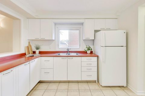 Photo 11 at 135 Giltspur Drive, Jane Heights, Toronto