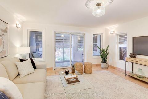 Photo 14 at 135 Giltspur Drive, Jane Heights, Toronto