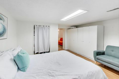 Photo 31 at 135 Giltspur Drive, Jane Heights, Toronto