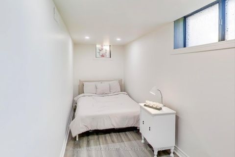 Photo 32 at 135 Giltspur Drive, Jane Heights, Toronto