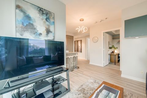 Photo 4 at 614 - 223 St. Clair Avenue W, Casa Loma, Toronto