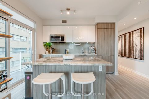 Photo 7 at 614 - 223 St. Clair Avenue W, Casa Loma, Toronto