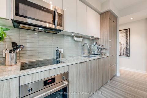 Photo 12 at 614 - 223 St. Clair Avenue W, Casa Loma, Toronto