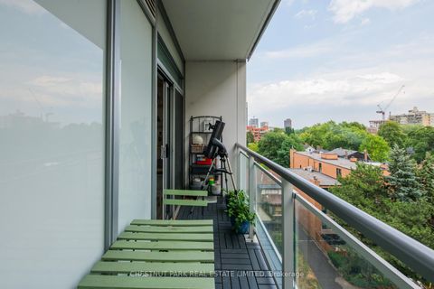 Photo 16 at 614 - 223 St. Clair Avenue W, Casa Loma, Toronto