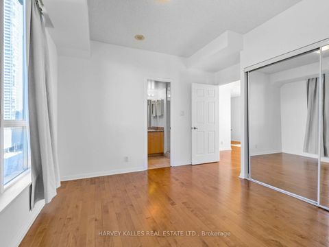 Photo 12 at 1115 - 228 Queens Quay W, Waterfront Communities C1, Toronto