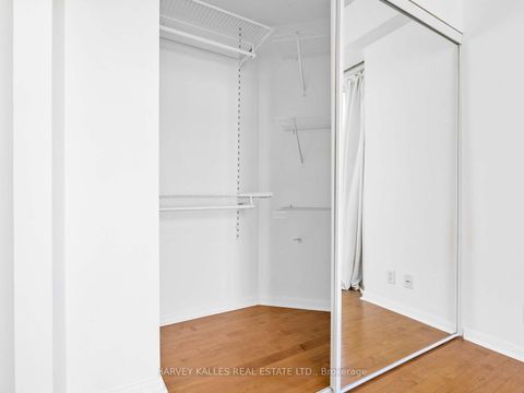 Photo 13 at 1115 - 228 Queens Quay W, Waterfront Communities C1, Toronto