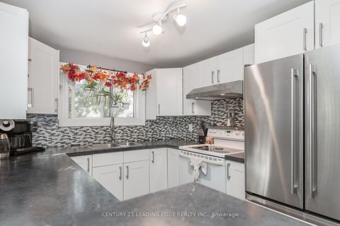 Photo 7 at 14 Quail Crescent, Ardagh, Barrie Photo 7 at 14 Quail Crescent, Ardagh, Barrie