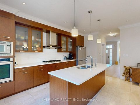 Photo 7 at 5 Point Pelee Lane, Rouge Woods, Richmond Hill