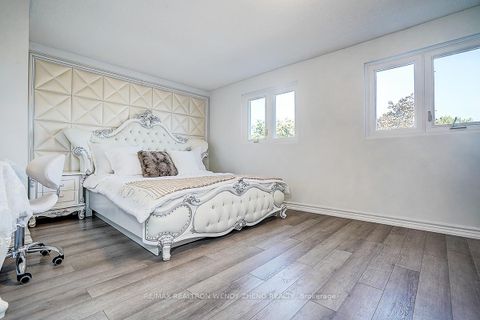 Photo 12 at 90 Radwell Crescent, Milliken, Toronto