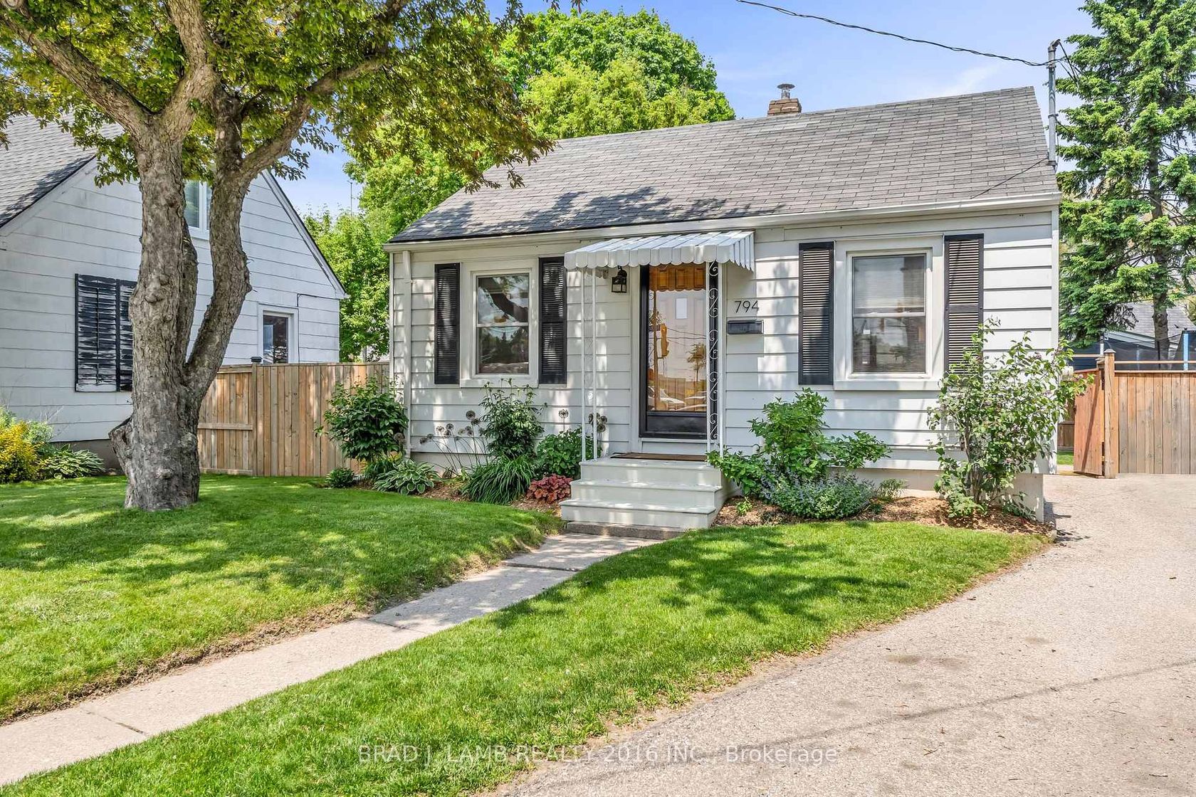 794 The Queensway, Queensway, Toronto  by Loree Meneguzzi Real Estate 794 The Queensway, Queensway, Toronto