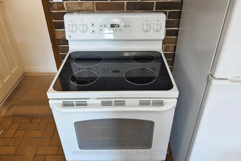 Photo 15 at 14 Dalehurst Avenue, Morningside, Toronto