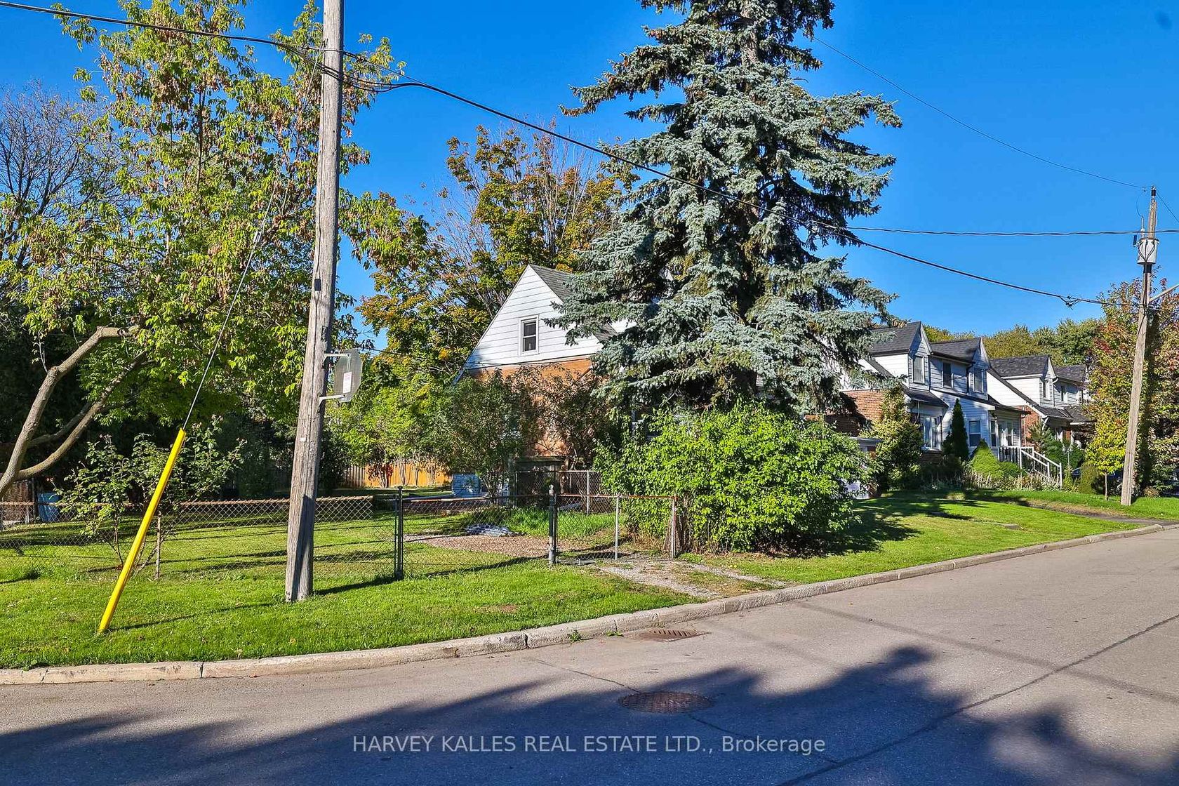 Photo 34 at 72 Craigmore Crescent, Willowdale East, Toronto Photo 34 at 72 Craigmore Crescent, Willowdale East, Toronto