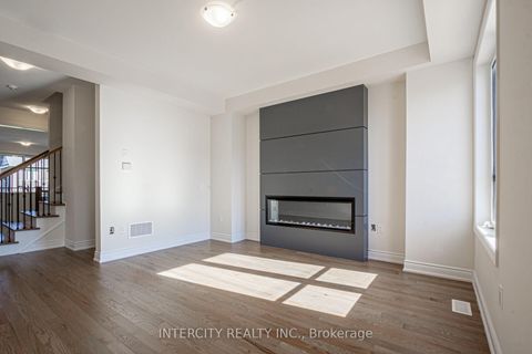 Photo 15 at 3273 Sixth Line, GO Glenorchy, Oakville