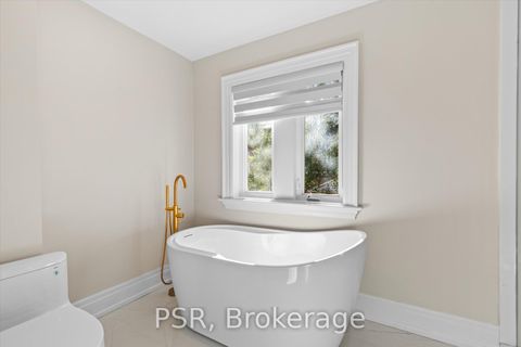 Photo 14 at 15 Strathallan Boulevard, Lawrence Park South, Toronto