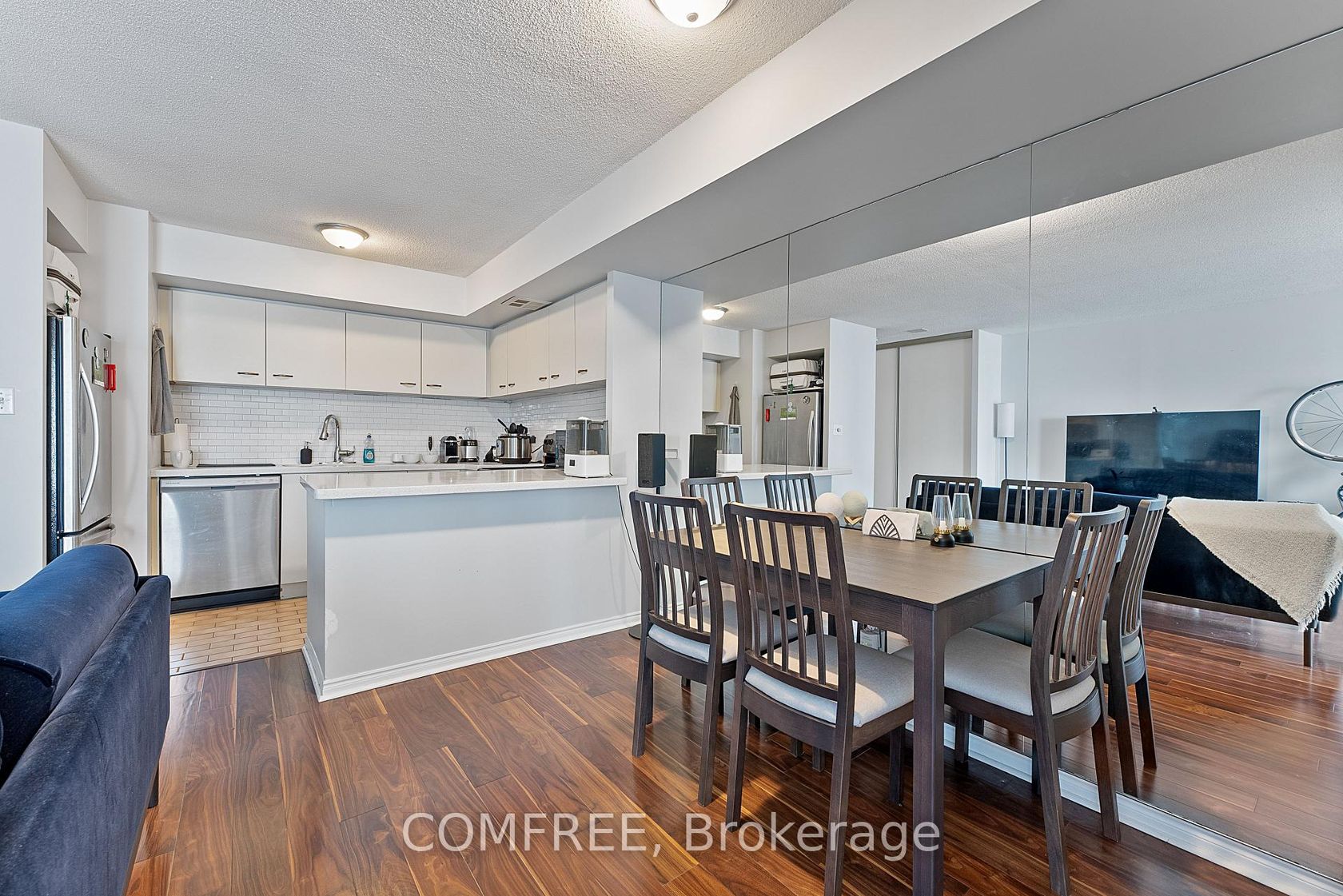 Photo 3 at 1519 - 25 The Esplanade, Waterfront Communities C8, Toronto Photo 3 at 1519 - 25 The Esplanade, Waterfront Communities C8, Toronto