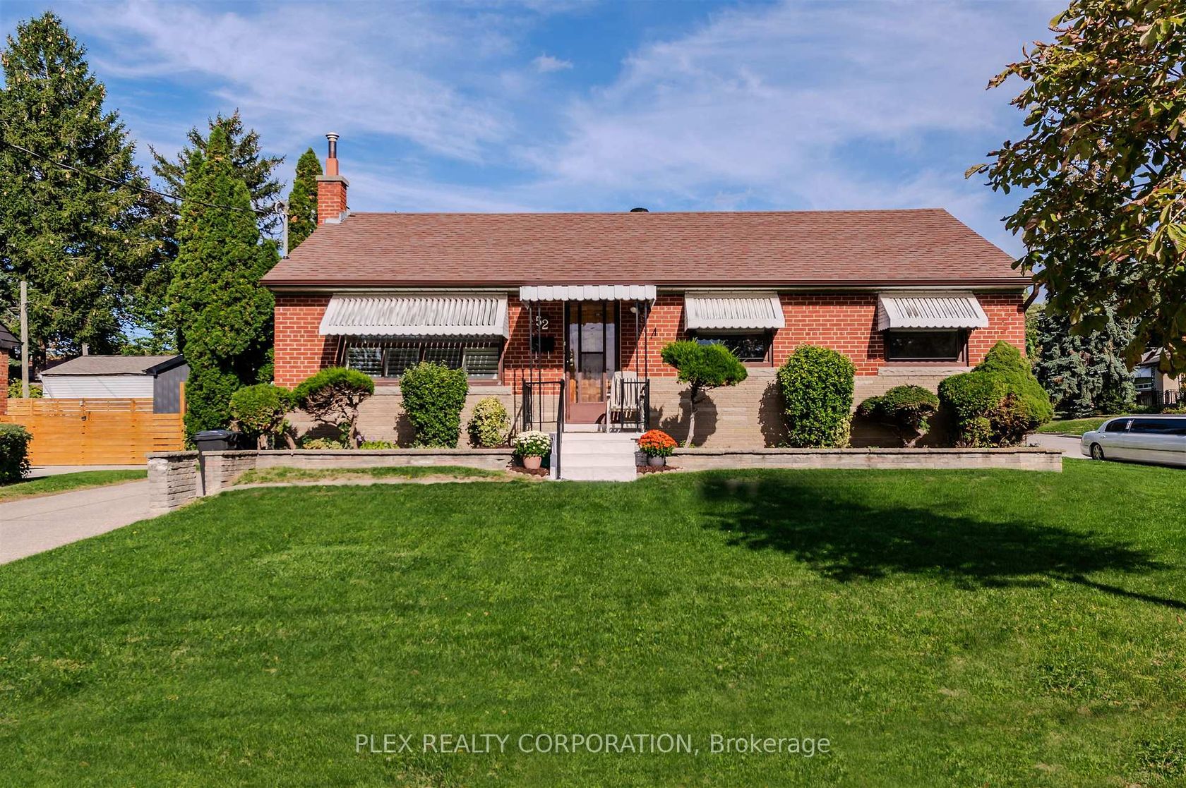 52 Merrian Road, Kennedy Park, Toronto photo number 2