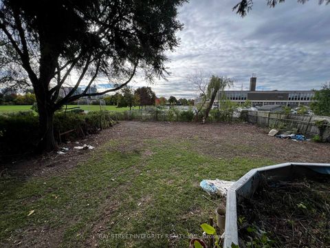 Photo 18 at 203 Drewry Avenue, Newtonbrook West, Toronto