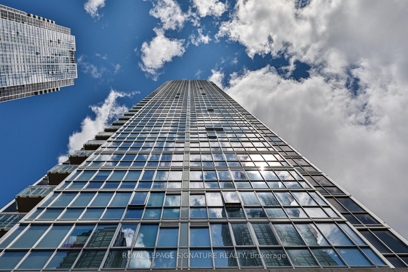 2105 - 2916 Hwy 7, Concord, Vaughan photo number 2