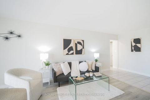 Photo 3 at 709 - 5 Massey Square, Crescent Town, Toronto