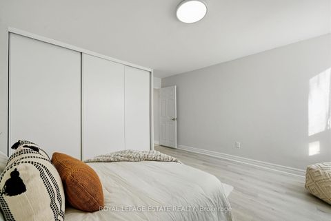 Photo 14 at 709 - 5 Massey Square, Crescent Town, Toronto