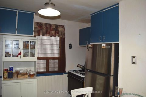Photo 10 at 171 Raleigh Avenue, Birchmount, Toronto