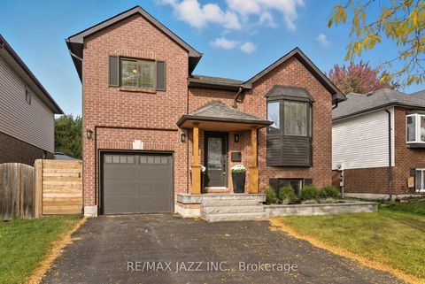 Photo 1 at 804 Beatrice Street E, Pinecrest, Oshawa