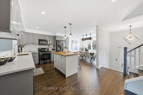 Photo 7 at 804 Beatrice Street E, Pinecrest, Oshawa