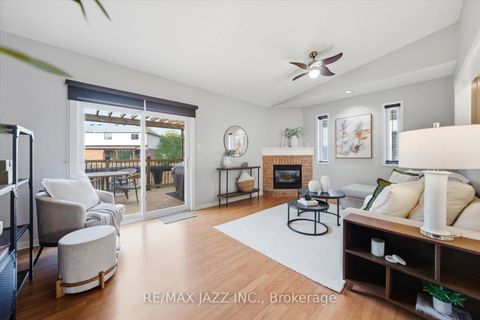 Photo 18 at 804 Beatrice Street E, Pinecrest, Oshawa