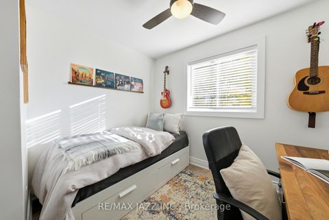 Photo 25 at 804 Beatrice Street E, Pinecrest, Oshawa