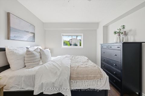 Photo 30 at 804 Beatrice Street E, Pinecrest, Oshawa