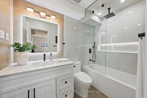 Photo 32 at 804 Beatrice Street E, Pinecrest, Oshawa