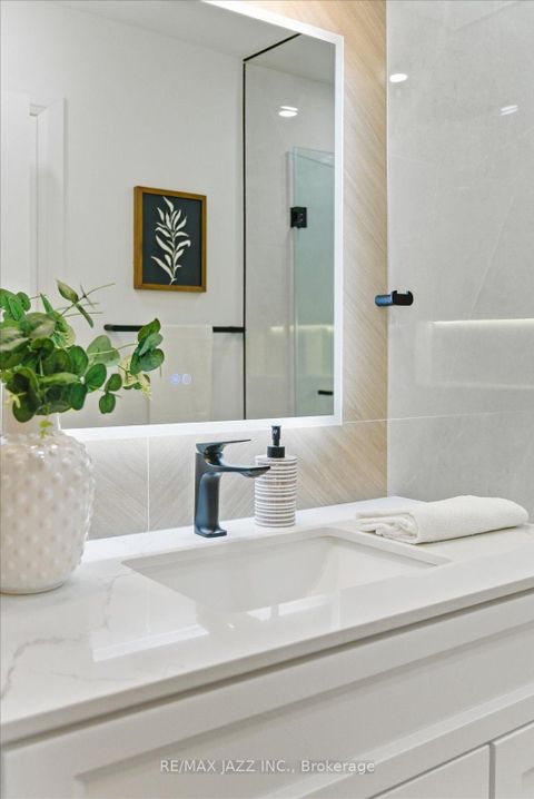 Photo 33 at 804 Beatrice Street E, Pinecrest, Oshawa