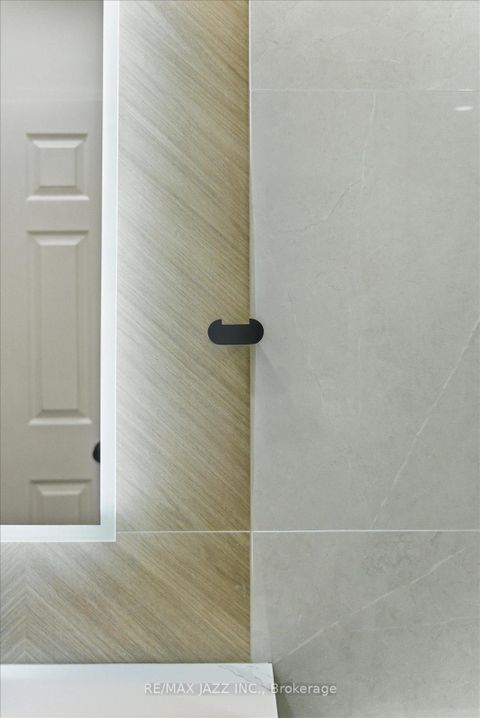 Photo 34 at 804 Beatrice Street E, Pinecrest, Oshawa