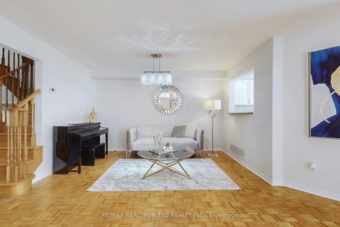 Photo 7 at 10 Breezeway Crescent, Rouge Woods, Richmond Hill