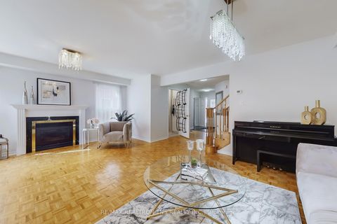 Photo 9 at 10 Breezeway Crescent, Rouge Woods, Richmond Hill