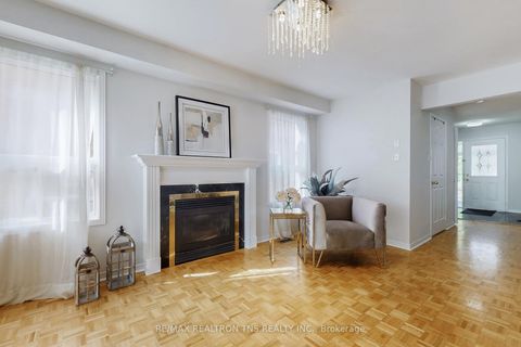 Photo 10 at 10 Breezeway Crescent, Rouge Woods, Richmond Hill