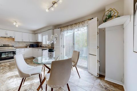 Photo 13 at 10 Breezeway Crescent, Rouge Woods, Richmond Hill